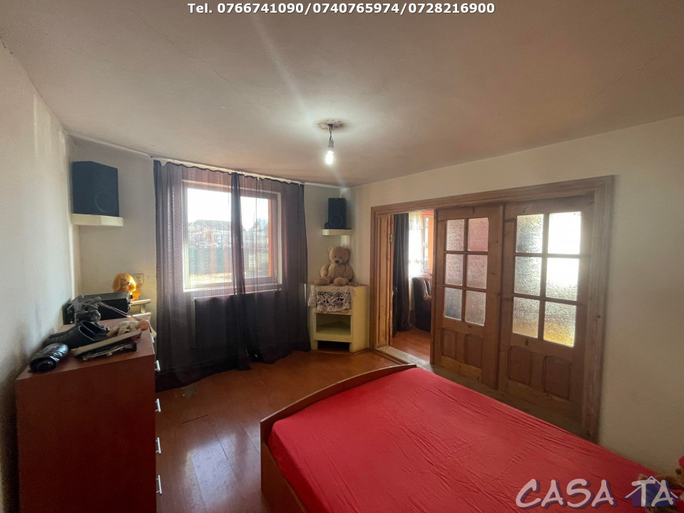 De Vanzare 2 Case La Cheie, Strada Petresti