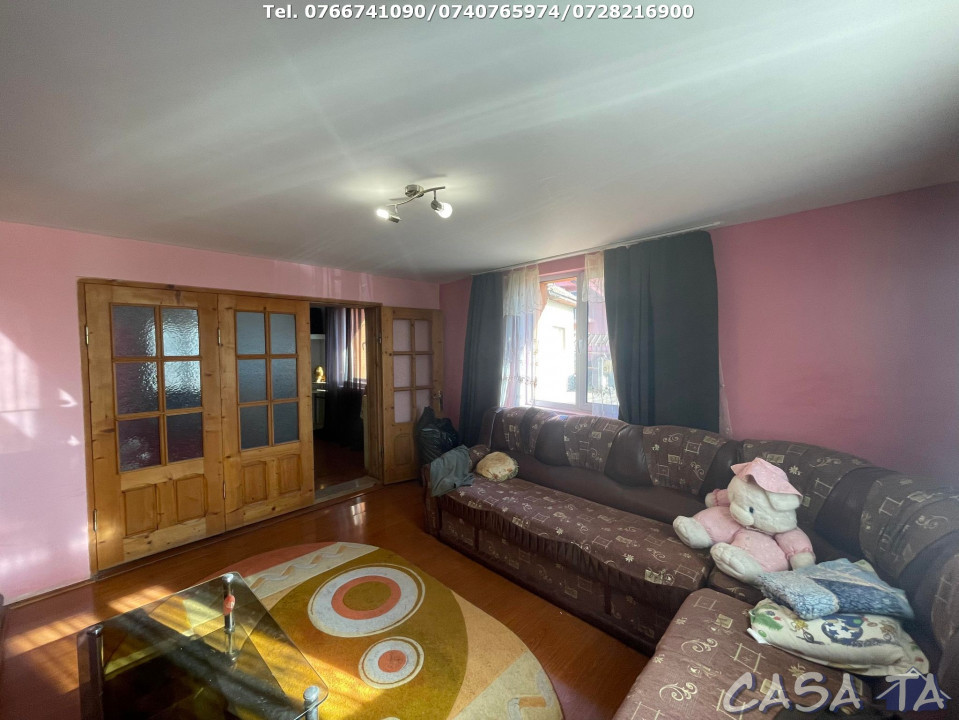 De Vanzare 2 Case La Cheie, Strada Petresti