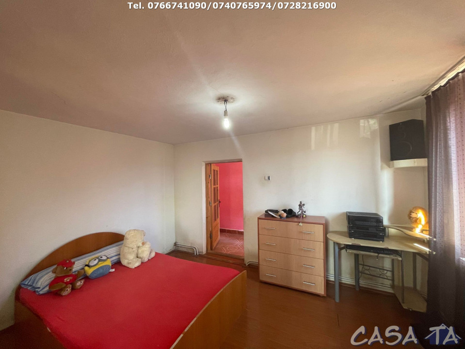 De Vanzare 2 Case La Cheie, Strada Petresti