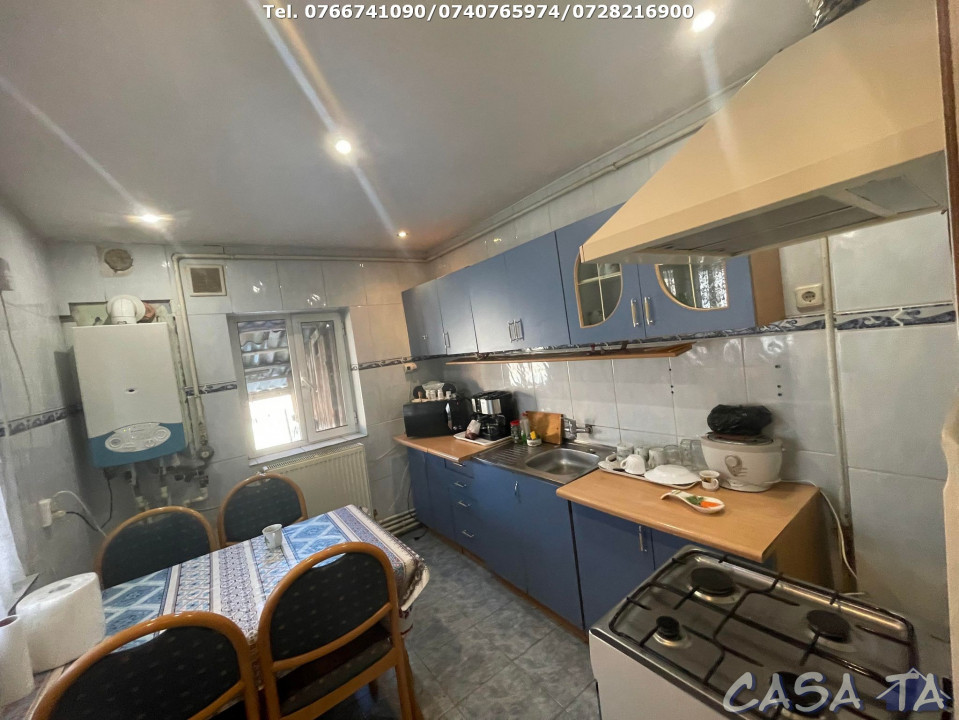 De Vanzare 2 Case La Cheie, Strada Petresti