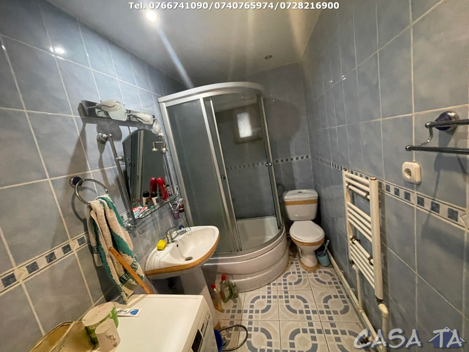 De Vanzare 2 Case La Cheie, Strada Petresti