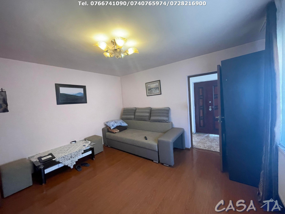 De Vanzare 2 Case La Cheie, Strada Petresti