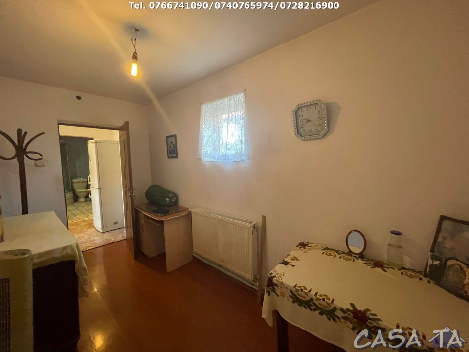 De Vanzare 2 Case La Cheie, Strada Petresti