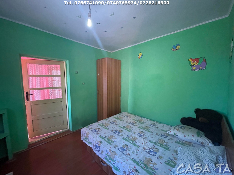 De Vanzare 2 Case La Cheie, Strada Petresti