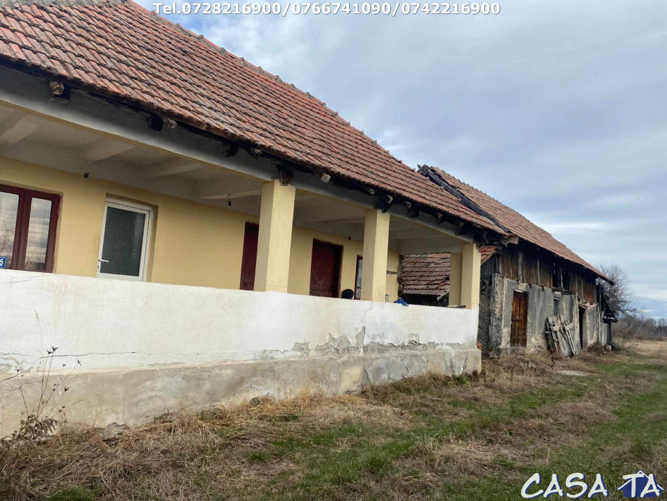 Casa situata în orasul Târgu-Carbunesti , Localitatea Floresteni