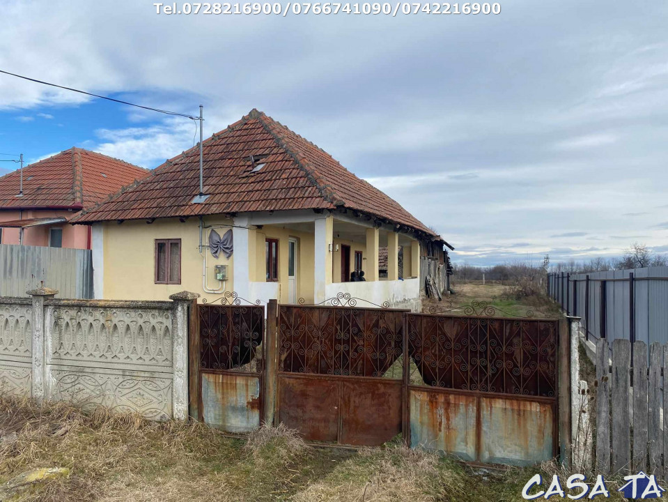 Casa situata în orasul Târgu-Carbunesti , Localitatea Floresteni