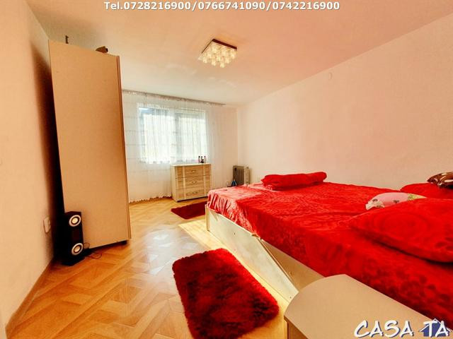 Casa 3 camere, situata în Calnic