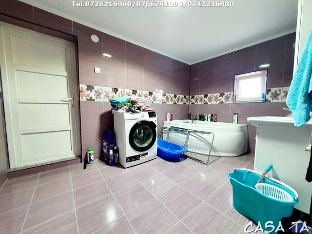Casa 3 camere, situata în Calnic