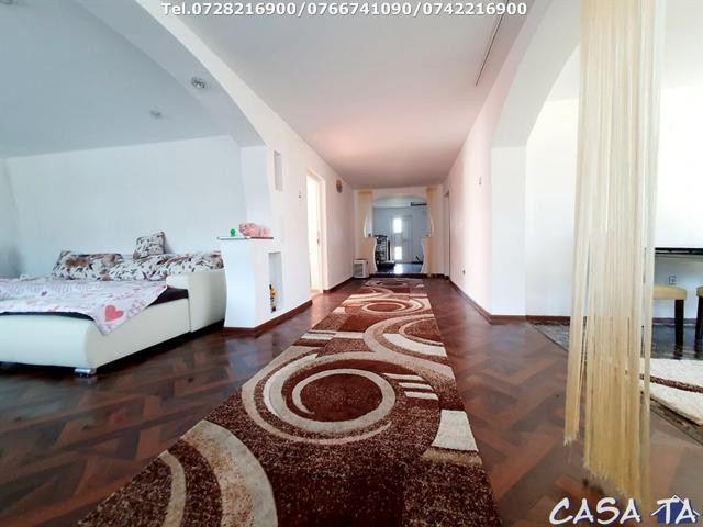 Casa 3 camere, situata în Calnic