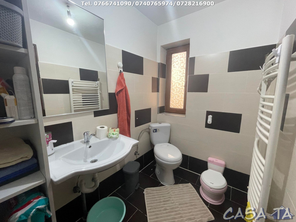 Casa 4 Camere  P+1, Strada Cezar Petrescu - Targu Jiu