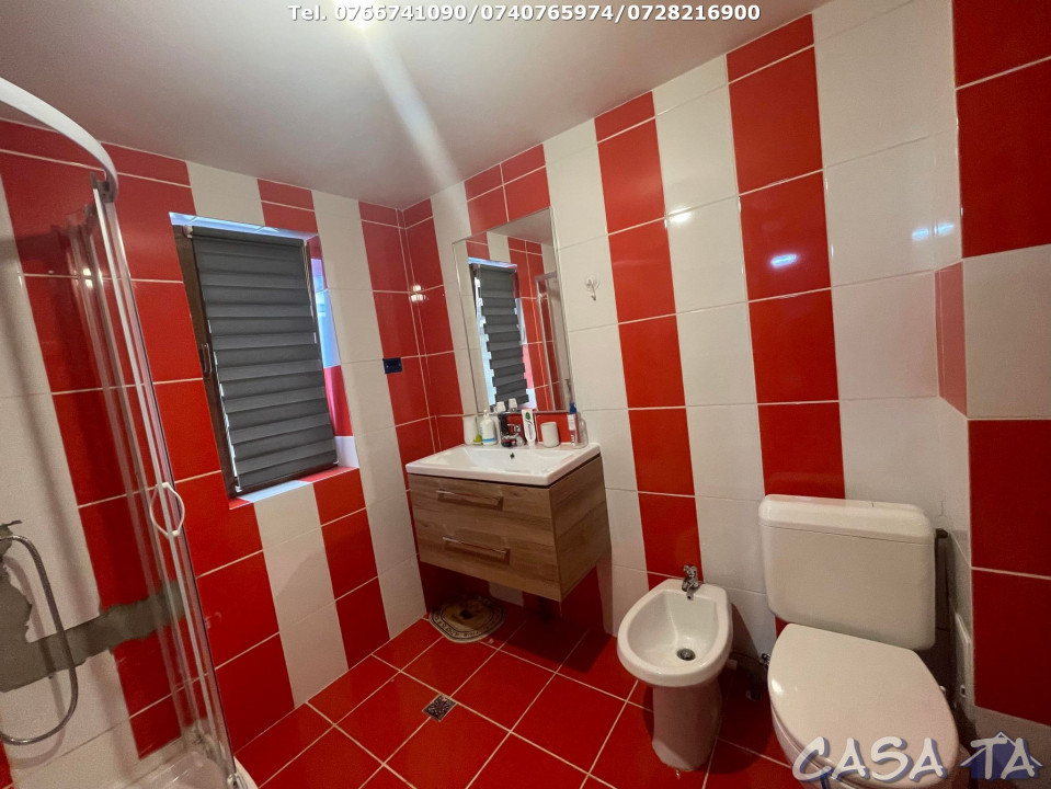 Casa 4 Camere  P+1, Strada Cezar Petrescu - Targu Jiu