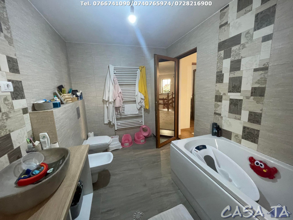 Casa 4 Camere  P+1, Strada Cezar Petrescu - Targu Jiu