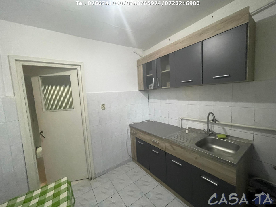 Apartament 2 Camere, Etaj 8/10 (lift nou), Strada Nicolae Titulescu