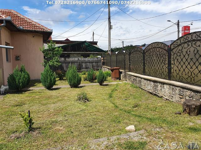 De Vânzare Casa, situata în Târgu-Carbunesti, 24 km Târgu Jiu