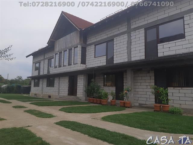 Ansamblu Rustic, Slobozia