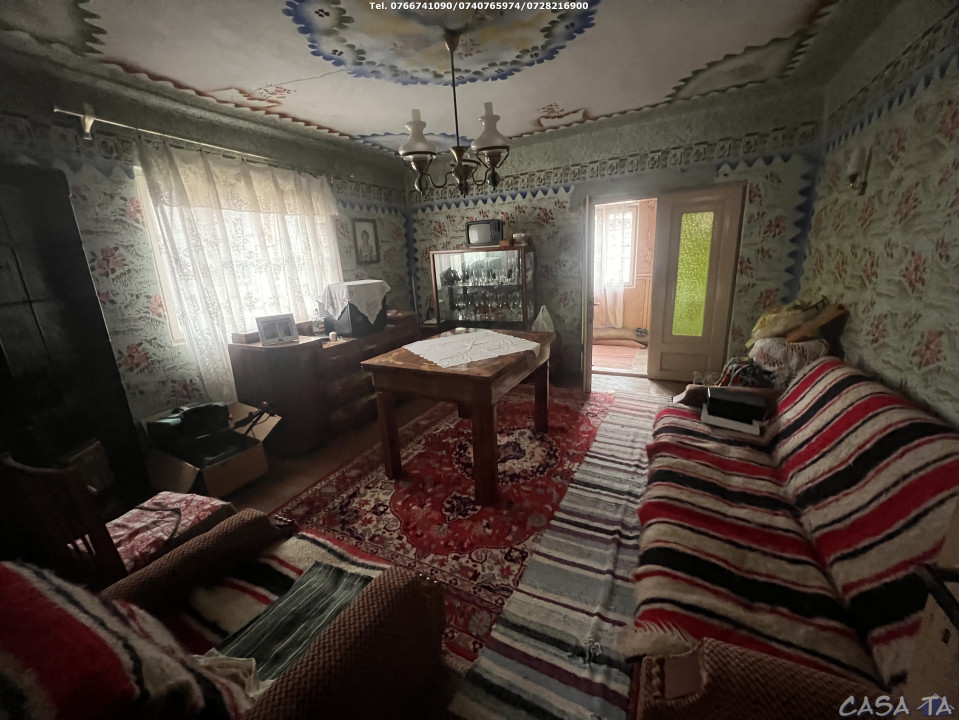 Proprietate compusa din doua Case, anexe gospodaresti, situata în Glogova, Gorj 