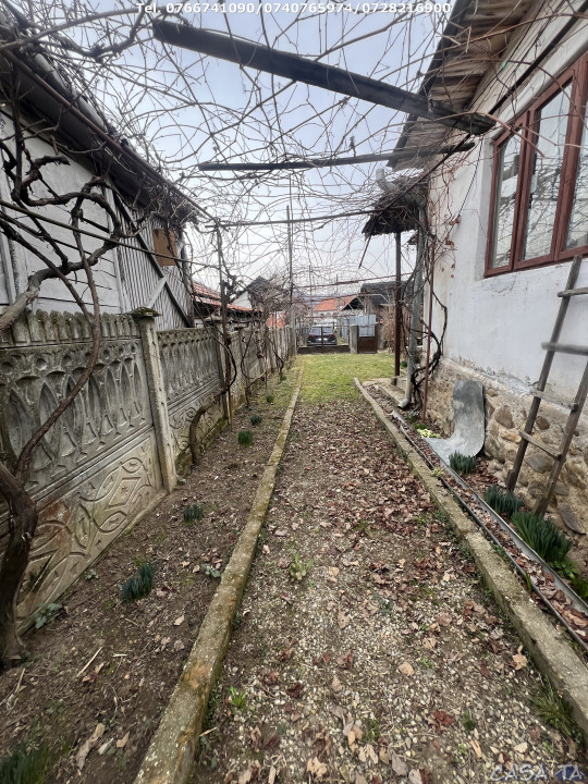 Proprietate compusa din doua Case, anexe gospodaresti, situata în Glogova, Gorj 