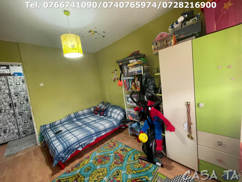 Apartament 3 Camere, Etaj 4, Strada 23 August