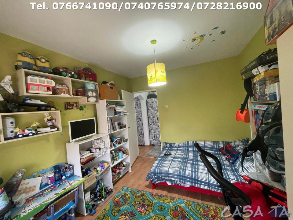 Apartament 3 Camere, Etaj 4, Strada 23 August