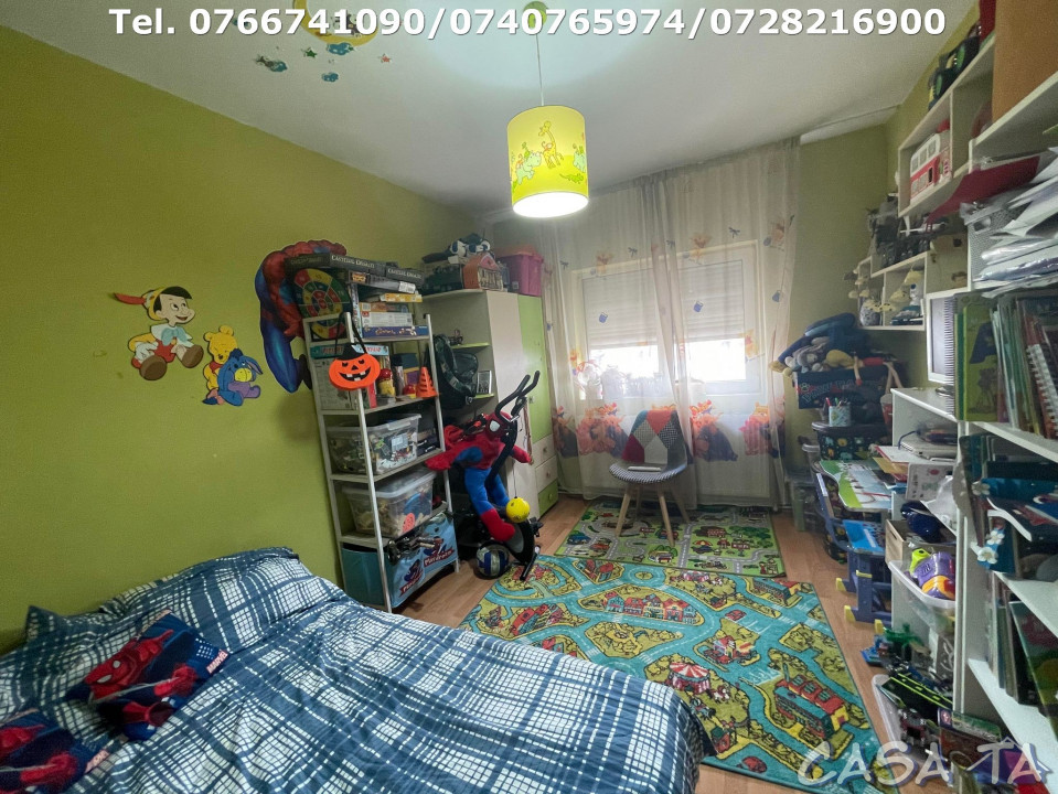 Apartament 3 Camere, Etaj 4, Strada 23 August