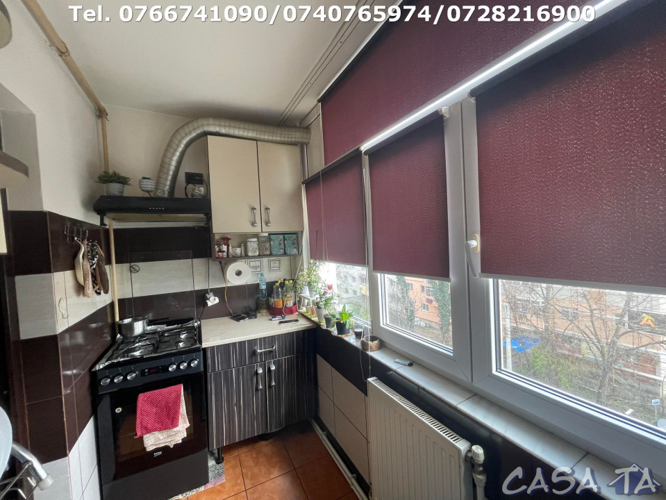 Apartament 3 Camere, Etaj 4, Strada 23 August