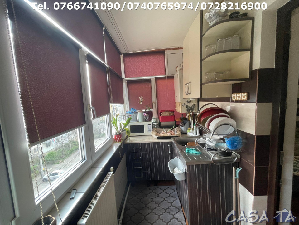 Apartament 3 Camere, Etaj 4, Strada 23 August