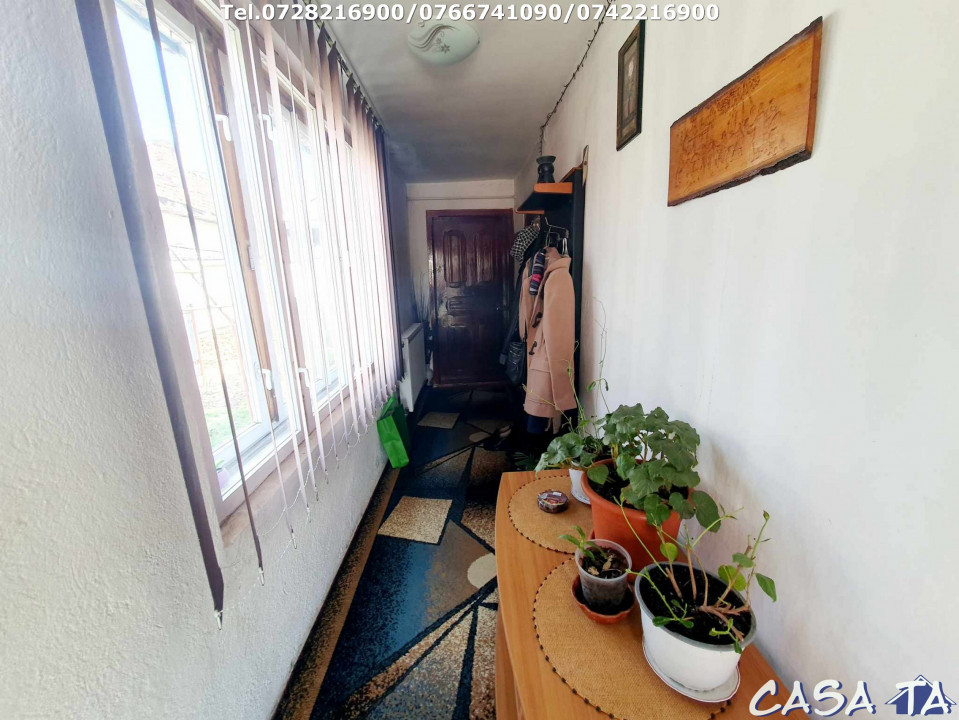 Casa+Teren aferent si Anexe, Str. Petresti