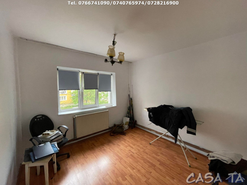 Apartament 2 Camere, Etaj 1, Strada Dacia ( Zona Mall)
