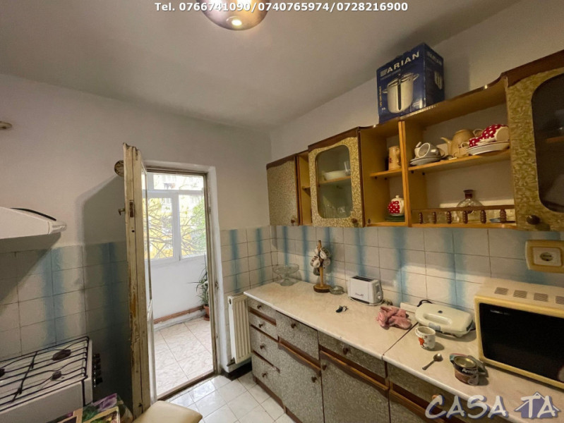 Apartament 2 Camere, Etaj 1, Strada Dacia ( Zona Mall)
