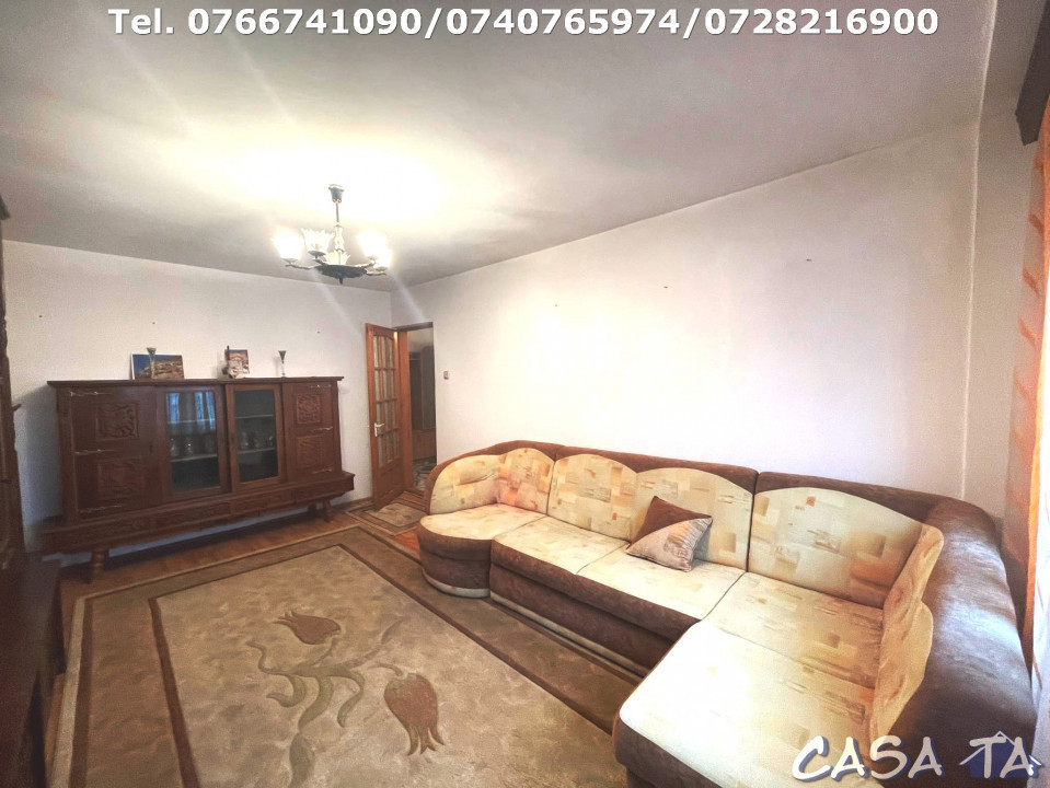 Apartament 3 Camere, Etaj 4(cu acoperis), Strada Alexandru Ioan Cuza