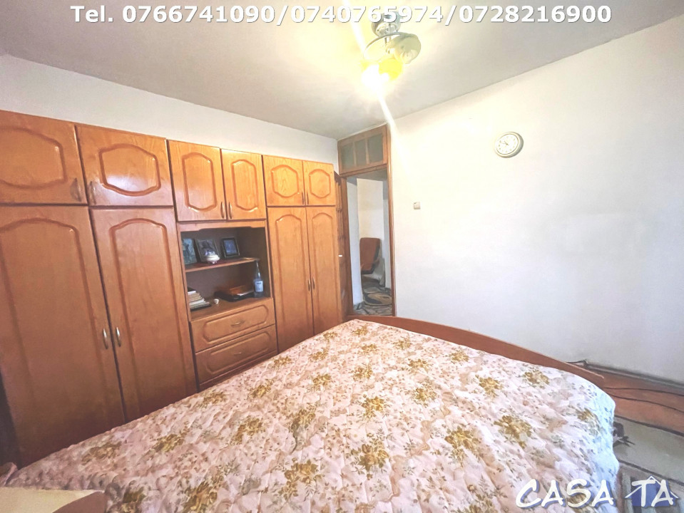 Apartament 3 Camere, Etaj 4(cu acoperis), Strada Alexandru Ioan Cuza