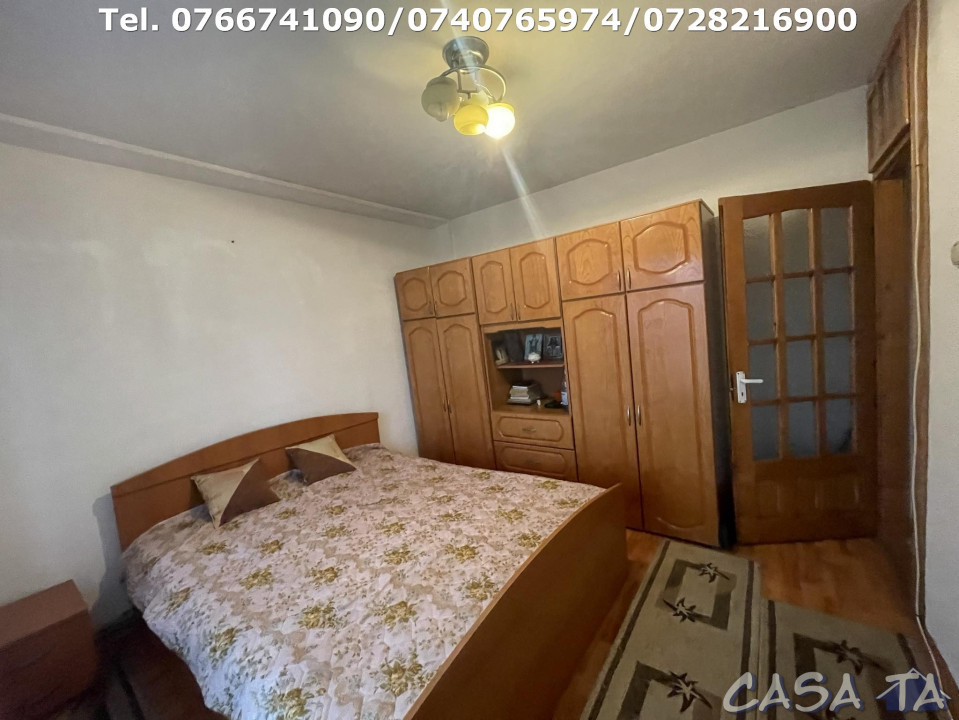 Apartament 3 Camere, Etaj 4(cu acoperis), Strada Alexandru Ioan Cuza