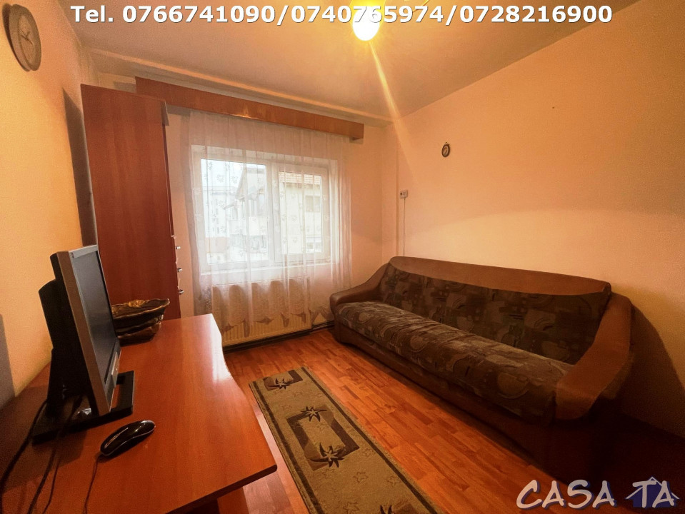 Apartament 3 Camere, Etaj 4(cu acoperis), Strada Alexandru Ioan Cuza