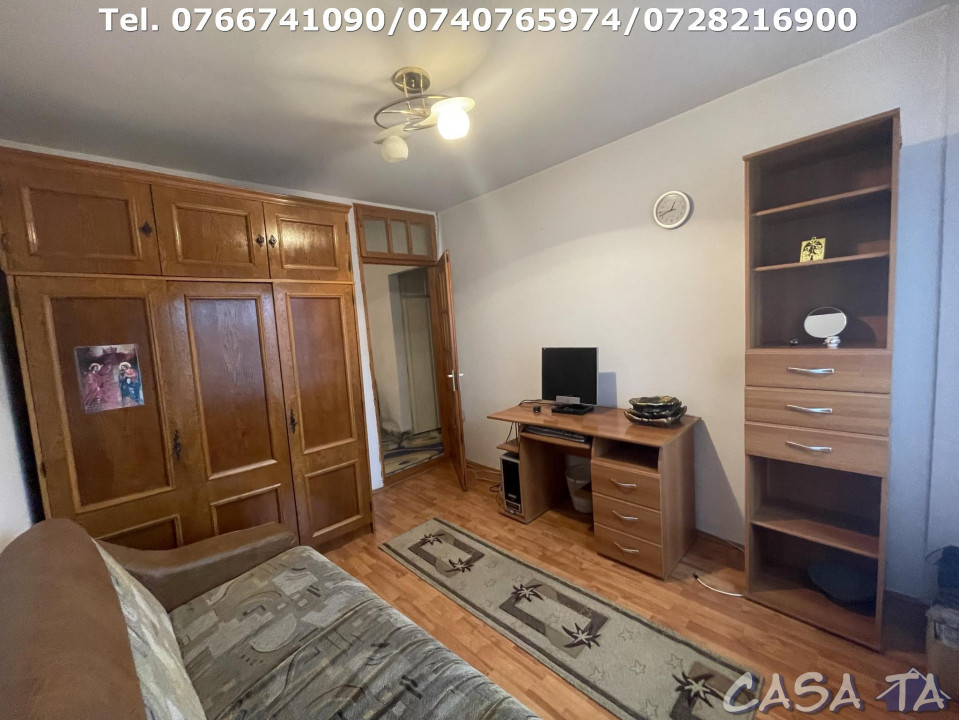 Apartament 3 Camere, Etaj 4(cu acoperis), Strada Alexandru Ioan Cuza