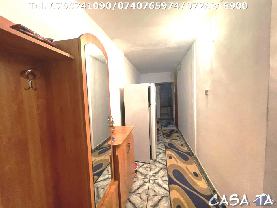 Apartament 3 Camere, Etaj 4(cu acoperis), Strada Alexandru Ioan Cuza