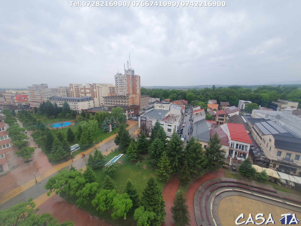 Apartament 3 camere, situat în Târgu Jiu, str Victoriei (Ultracentral)