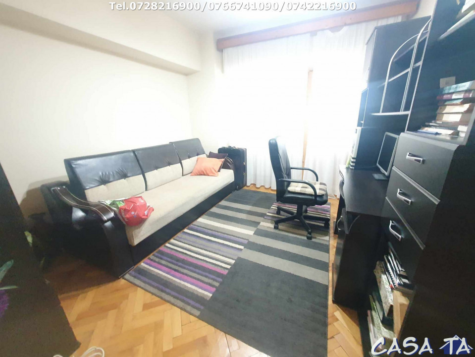 Apartament 3 camere, situat în Târgu Jiu, str Victoriei (Ultracentral)