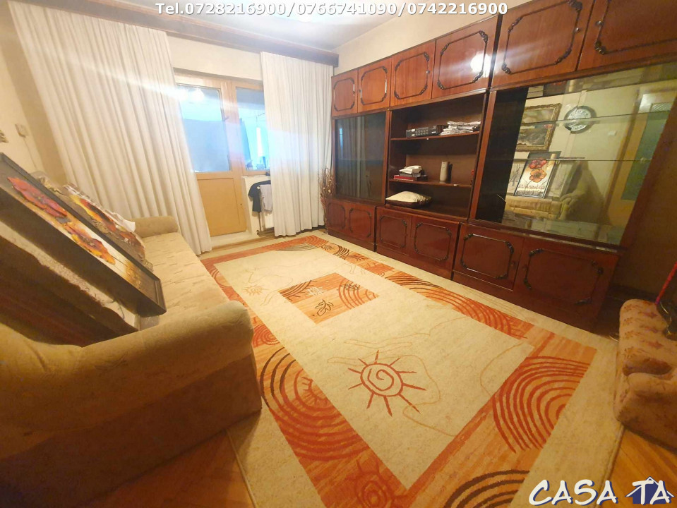 Apartament 3 camere, situat în Târgu Jiu, str Victoriei (Ultracentral)