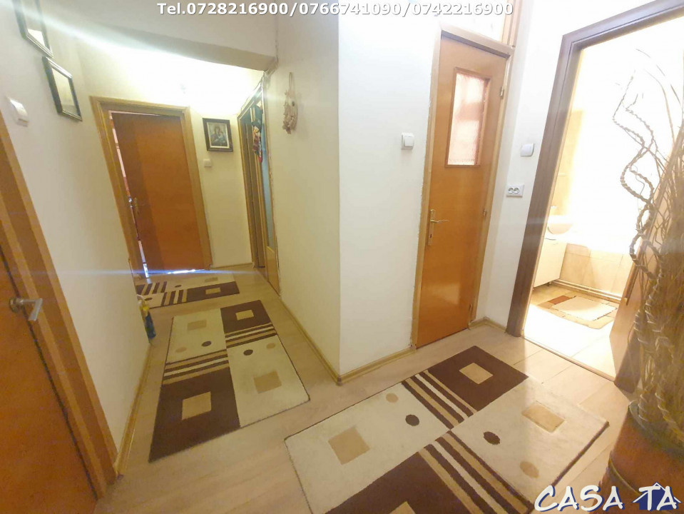 Apartament 3 camere, situat în Târgu Jiu, str Victoriei (Ultracentral)