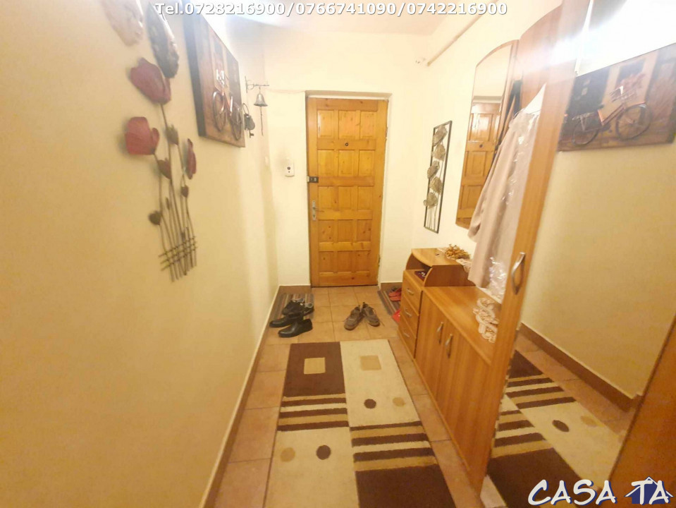 Apartament 3 camere, situat în Târgu Jiu, str Victoriei (Ultracentral)