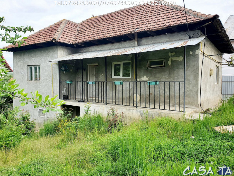 De Vânzare Casa, situata în Târgu-Carbunesti