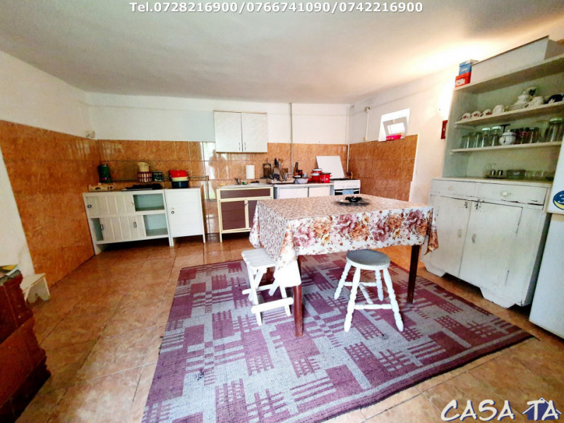 De Vânzare Casa, situata în Târgu-Carbunesti