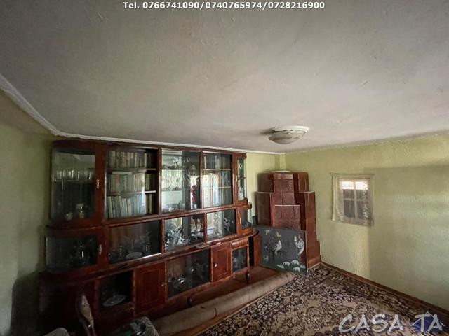 Casa + Anexe si Teren Aferent (800mp), Strada Ciocarlau