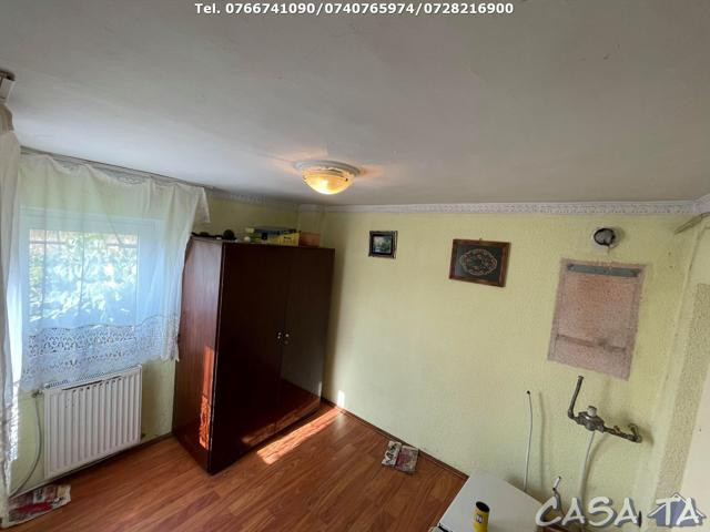 Casa + Anexe si Teren Aferent (800mp), Strada Ciocarlau