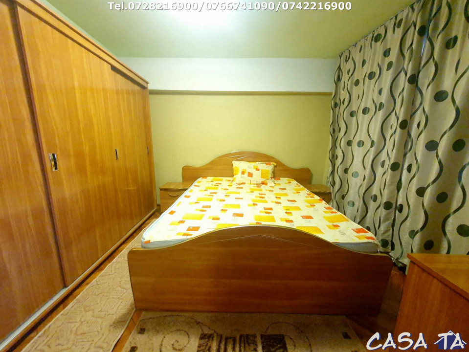 Închiriere apartament 4 camere, Etaj 3, Central