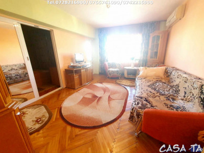 Închiriere apartament 4 camere, Etaj 3, Central