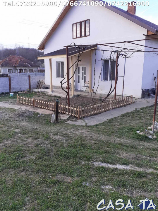 Casa 4 camere, situata în Alimpesti (Gorj)
