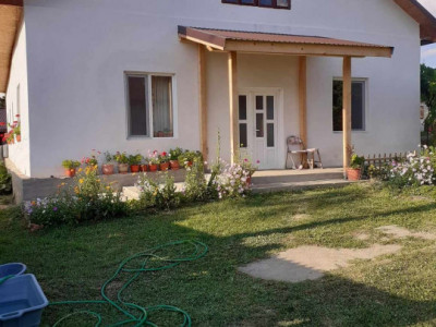 Casa 4 camere, situata în Alimpesti (Gorj)