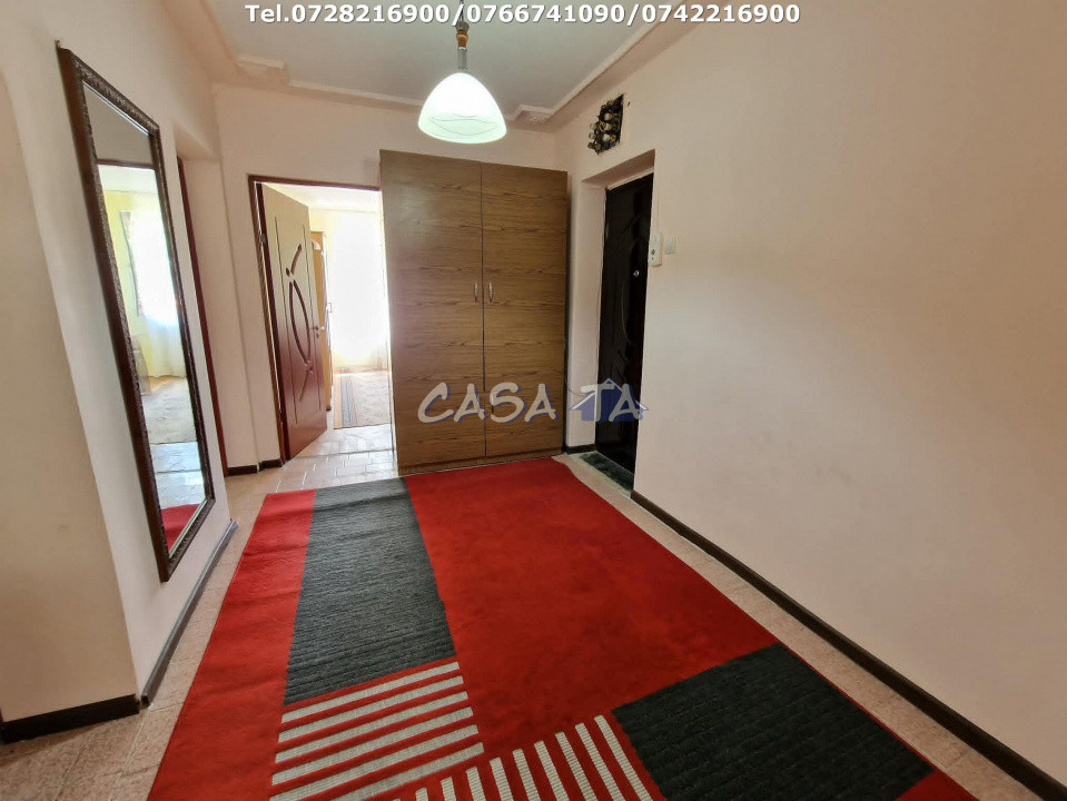 Apartament 3 camere, situat în Târgu Jiu, Str. G-Ral Christian Tell