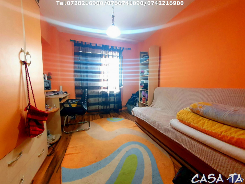 Apartament 4 camere, situat în Târgu Jiu, Str.Victoriei